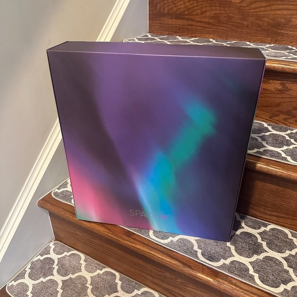 Space NK 2023 EMPTY Rainbow Colored Advent Calendar - Picture 8 of 11